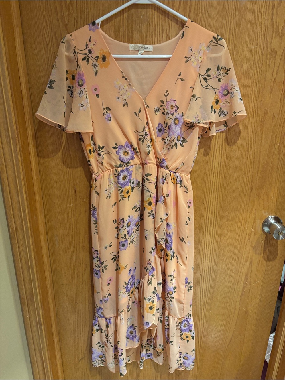 Rewind, juniors v-neck coral sheer dress with floral print, Size small
